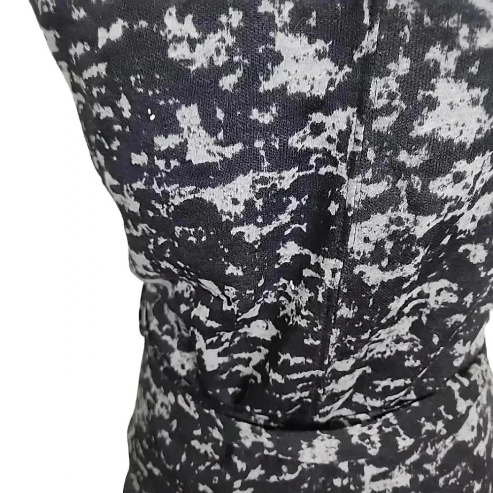 DAYTRIP Y2k Black and Grey Splatter Hooded Vest size Medium - Picture 9 of 14